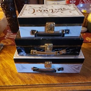 Decreative Stackable storage boxes